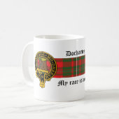 Docherty Scottish crest and Tartan mok (Voorkant links)