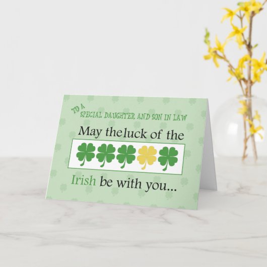 Dochter & schoonzoon St. Patrick's Day Shamrock Kaart (Gele Bloem)