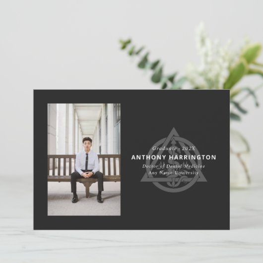 Docteur en chimie Faire-part noir gris foncé (Debout devant)