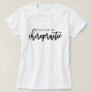 Doctor in de chiropraktijk met ruggengraat  t-shirt