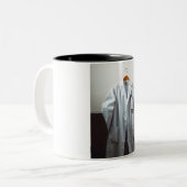 Doctor's Pride: Witte jas en stethoscoop Mok (Voorkant links)