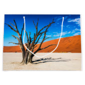 Dode boom in Deadvlei, Namibië Groot Cadeauzakje (Voorkant)