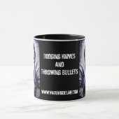 Dodging Knives en Throwing Bullets mok (Midden)