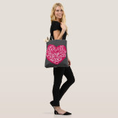 Doe alles met Love Red Tote Bag (Op model)