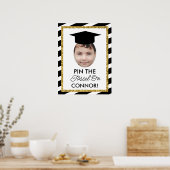 Doe de Tassel op het Afstudeerder Foto Game Poster (Keuken)