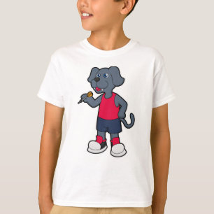 Dog als Dart speler met Darts T-shirt