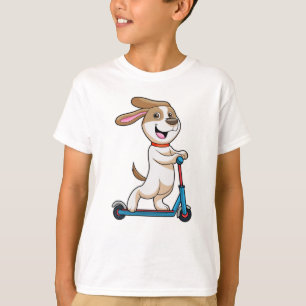 Dog als wandelaar met scooter t-shirt