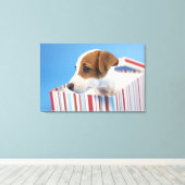 Dog in een cadeaudoos canvas afdruk (Insitu (Houten vloer))