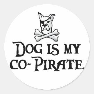 Dog is mijn Co-Pirate Ronde Sticker
