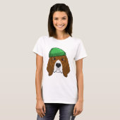 Dog met Beanie T-shirt (Voorkant volledig)