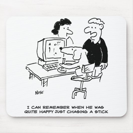 Dog speelt op een computer muismat (Voorkant)