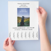 Dog Walker die avontuurlijk loopt loopt lopen en w Flyer (Hand)