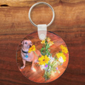 Doggie ruikt de bloemen! sleutelhanger (Voorkant)