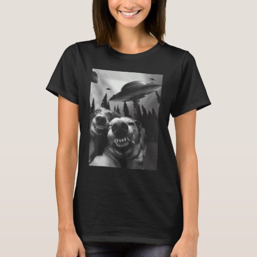 Dogs Selfie with UFOs T-shirt (Voorkant)