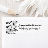 Dogwood Flowers Retouradres Label in B&W (Insitu)