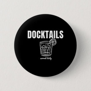 Dokstaartjes Geserveerd Dagelijks Grappige Bootdag Ronde Button 5,7 Cm