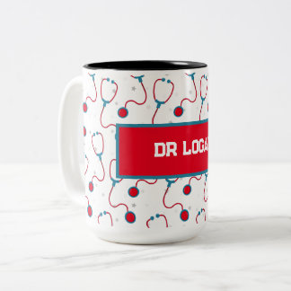 Doktersnaam aangepaste stethoscoop medisch cadeau tweekleurige koffiemok