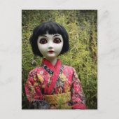 Doll in het bos briefkaart (Voorkant)