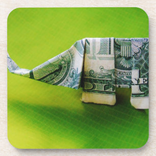 Dollar bill origami Elephant on Green background Drankjes Onderzetter