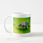 Dollar bill origami Elephant on Green background Koffiemok (Links)