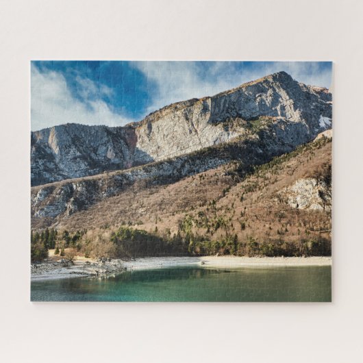 Dolomietenbergen en Molveno-meer met blauwe lucht Legpuzzel (Horizontaal)