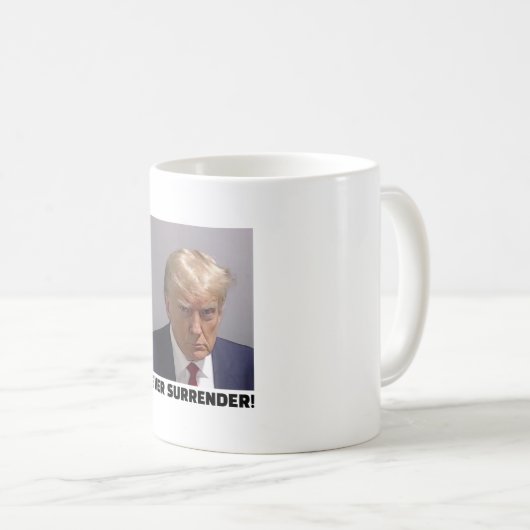 Donald J Trump Mok Shot - Never Surrender Long Sle (Voorkant rechts)