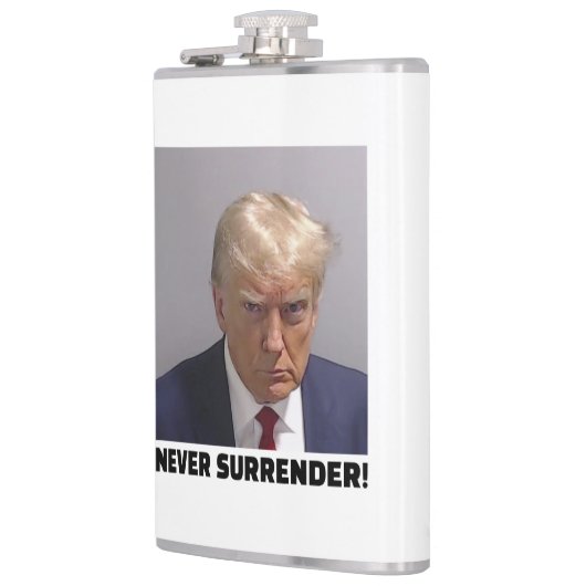 Donald J Trump Mok Shot - Never Surrender Long Sle Heupfles (Links)