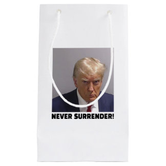Donald J Trump Mok Shot - Never Surrender Long Sle Klein Cadeauzakje