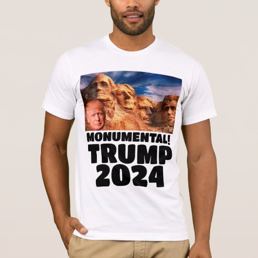 DONALD TRUMP 2024 OP MOUNT RUSHMORE T-SHIRT (Voorkant)