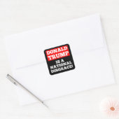 Donald Trump is een National Disgrace Black Sticke Vierkante Sticker (Envelop)