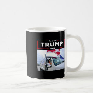 Donald Trump Rijdt In Garge Truck Shirt Garge Tee Koffiemok