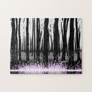 Donker betoverd bos met paarse bloemen legpuzzel