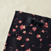 Donker Bloemig Droompatroon Strandlaken (In situ)