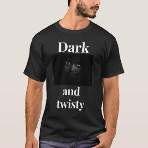 donker en bochtig t-shirt
