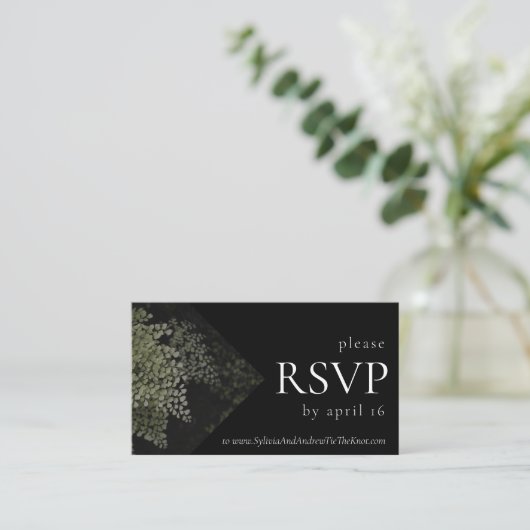 Donker en Moody Ferns Modern RSVP-kaart Informatiekaartje (Staand voorkant)