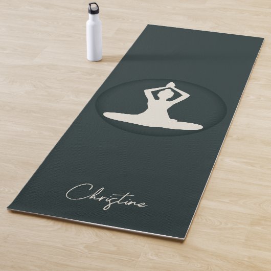 Donker Groen-Cream Yoga Pose met Aangepaste Naam Yogamat (In situ)