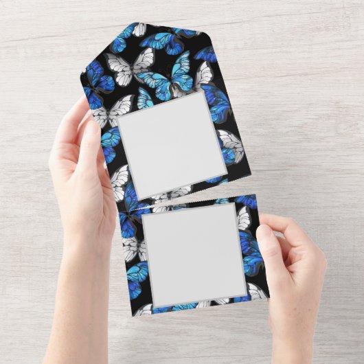 Donker naadloos patroon met blauwe vlinders Morpho All In One Uitnodiging (Afscheurbaar)