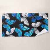 Donker naadloos patroon met blauwe vlinders Morpho Badhanddoek (Badhanddoek)