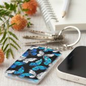 Donker naadloos patroon met blauwe vlinders Morpho Sleutelhanger (Voorkant Rechts)
