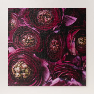 Donker Paarse ranunculus, bloeiende close-up. Legpuzzel