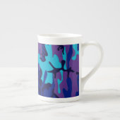 Donkerblauw en Paarse Camouflage Bone China Mok (Rechts)