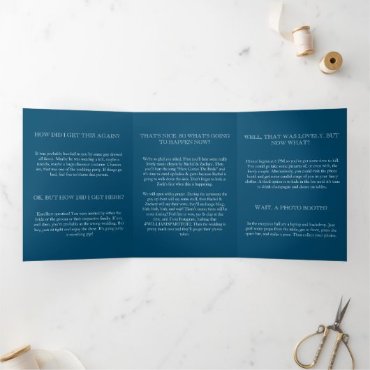 Donkerblauwe Alice in Wonderland Funny Wedding Drieluik Programma (Binnen)