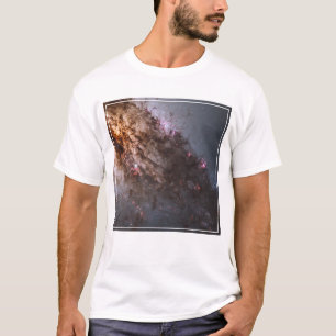 Donkere banen van stof doorkruisen Centaurus A Gal T-shirt