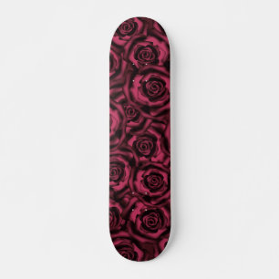 Donkere Bourgogne rozen. Skateboard