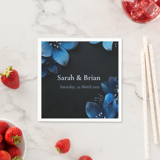 Donkere bruiloft servetten glitter blauwe bloemen (Insitu)