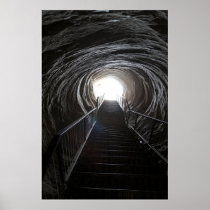 Donkere grottunnel poster