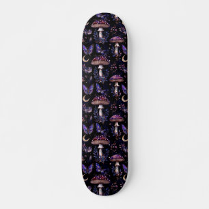Donkere Hekserige Paddenstoel Vlinder Hemelpatroon Skateboard