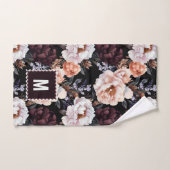 Donkere pioenrozen bloemenpatroon | Monogram Bad Handdoek (Handdoek)