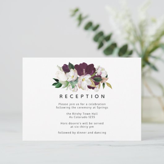 Donkere pruim fluweel en witte bruiloft receptie informatiekaartje (Staand voorkant)