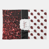 Donkere rode ladybug in glitter sparters Monogram Theedoek (Horizontaal)